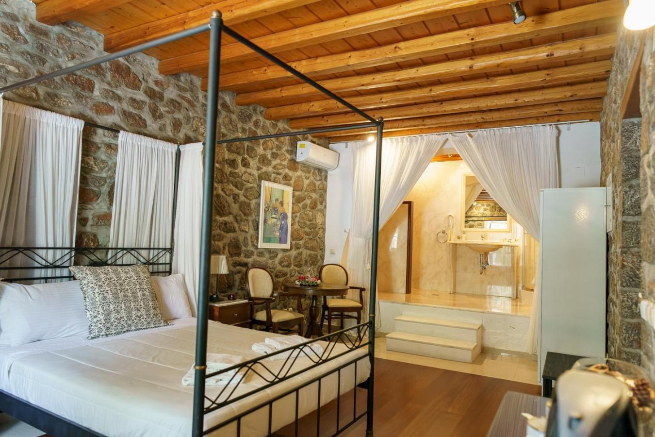 Nereids Guesthouse Идра Экстерьер фото