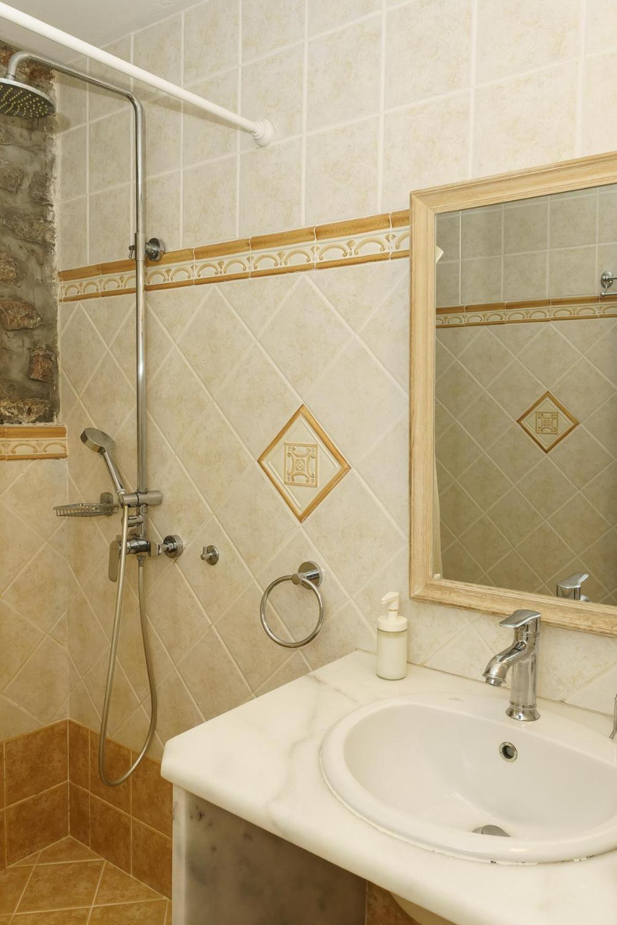 Nereids Guesthouse Идра Экстерьер фото
