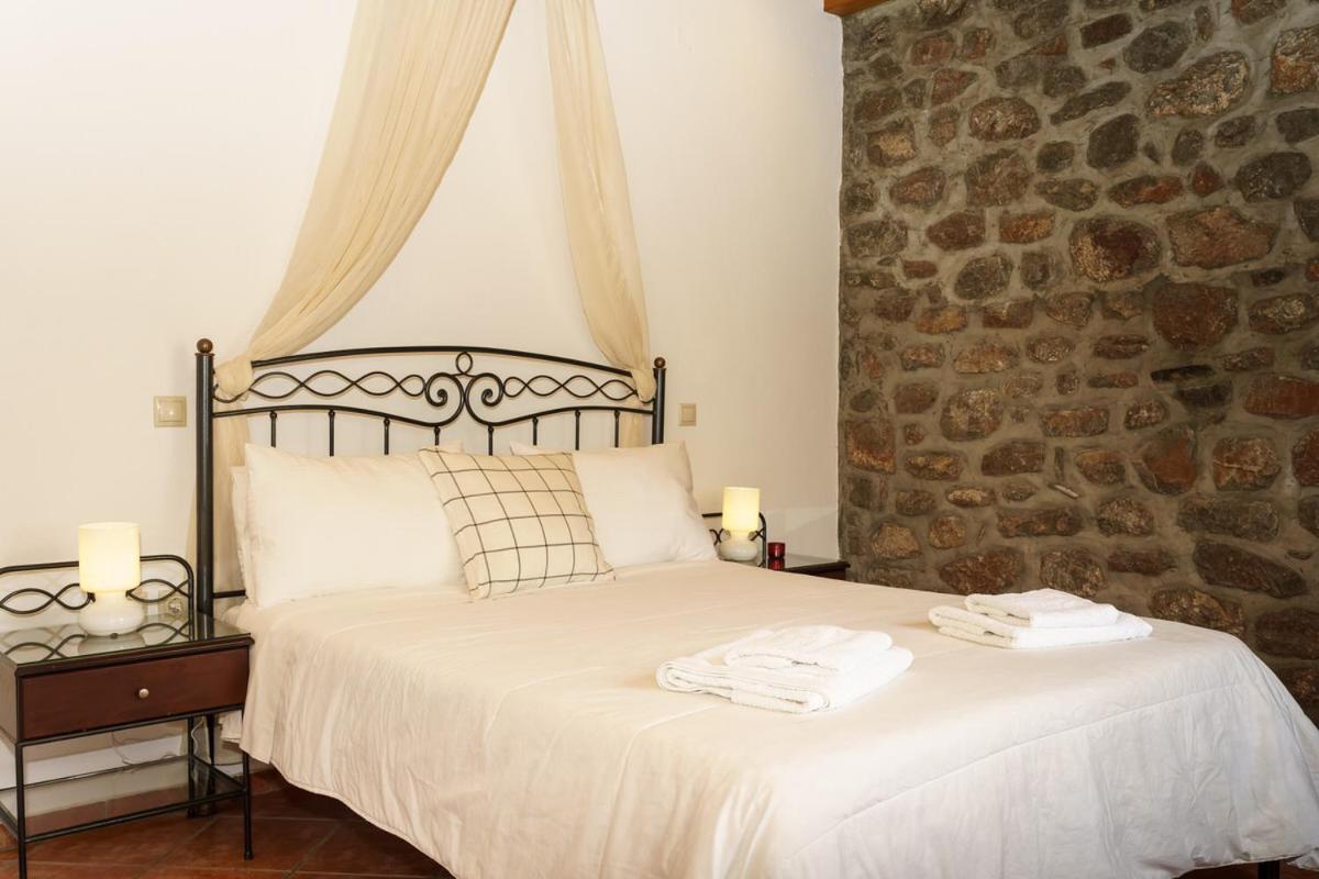 Nereids Guesthouse Идра Экстерьер фото