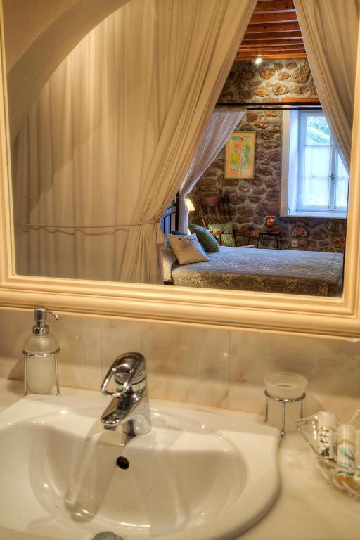 Nereids Guesthouse Идра Экстерьер фото